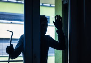 Comment protéger un commerce contre les cambriolages nocturnes ?